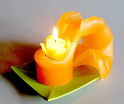 or a small<br />          rose tea light