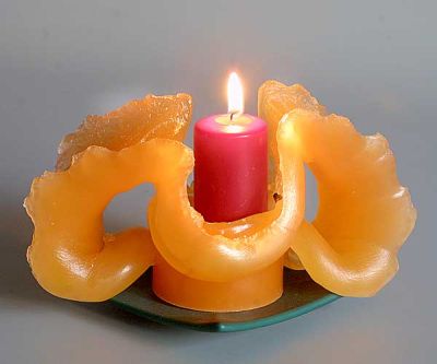 Place a matching pillar candle into the blossom,
